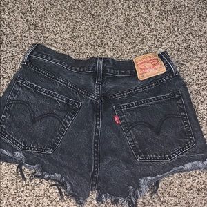 LEVI’S black high rise shorts